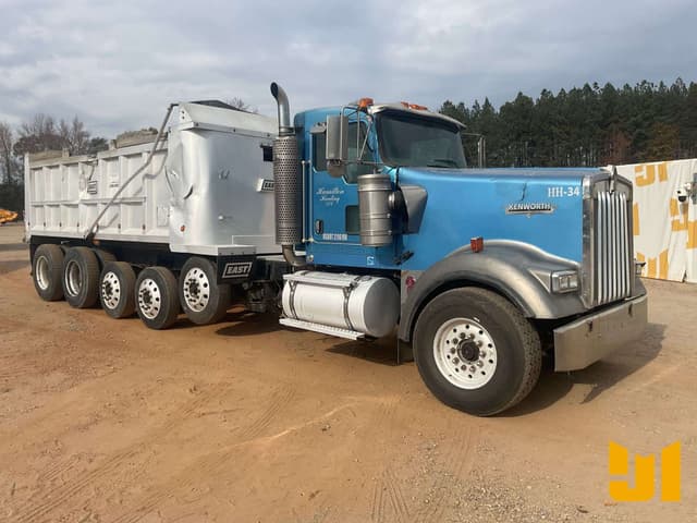 Image of Kenworth W9 equipment image 2