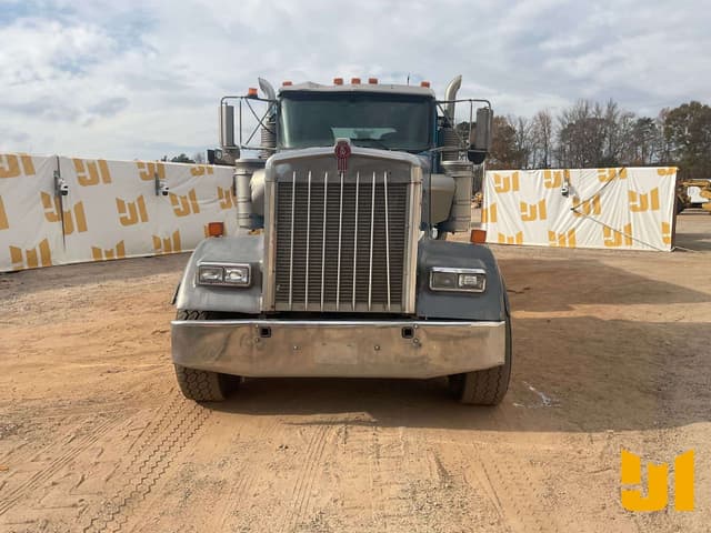 Image of Kenworth W9 equipment image 1