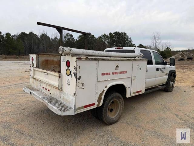 Image of Chevrolet 3500 equipment image 3