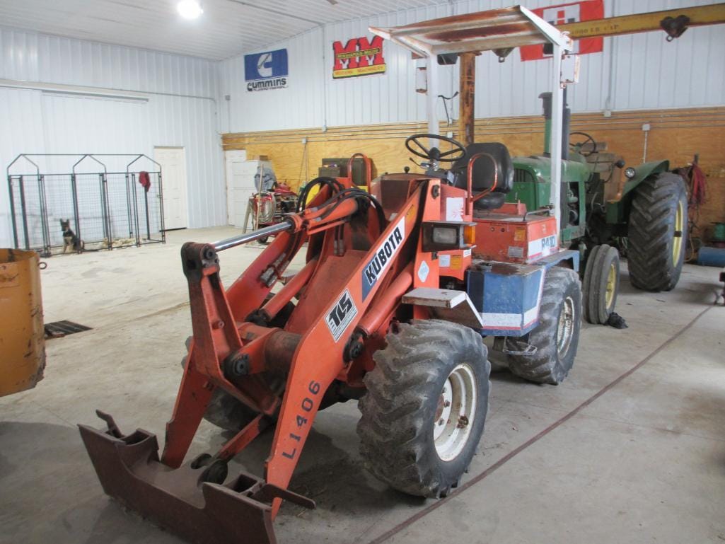 Main image Kubota R410