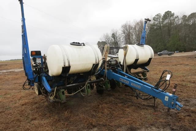 Image of Kinze 3000 equipment image 1