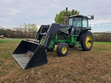 Main image John Deere 4440