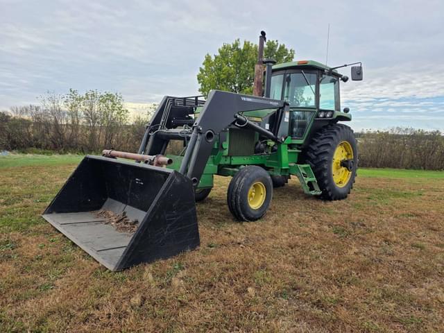 Image of John Deere 4440 equipment image 1
