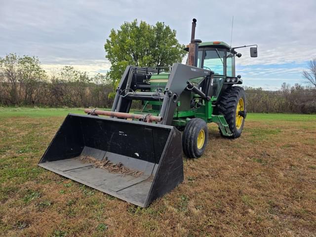 Image of John Deere 4440 equipment image 2