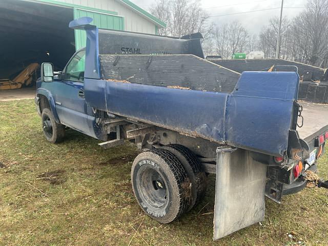 Image of Chevrolet 3500 equipment image 4