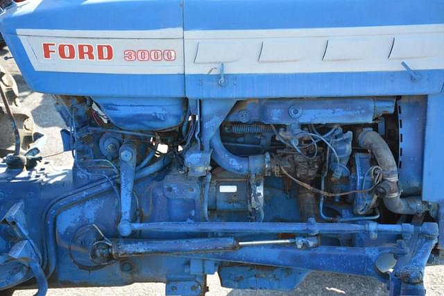 Image of Ford 3000 equipment image 3