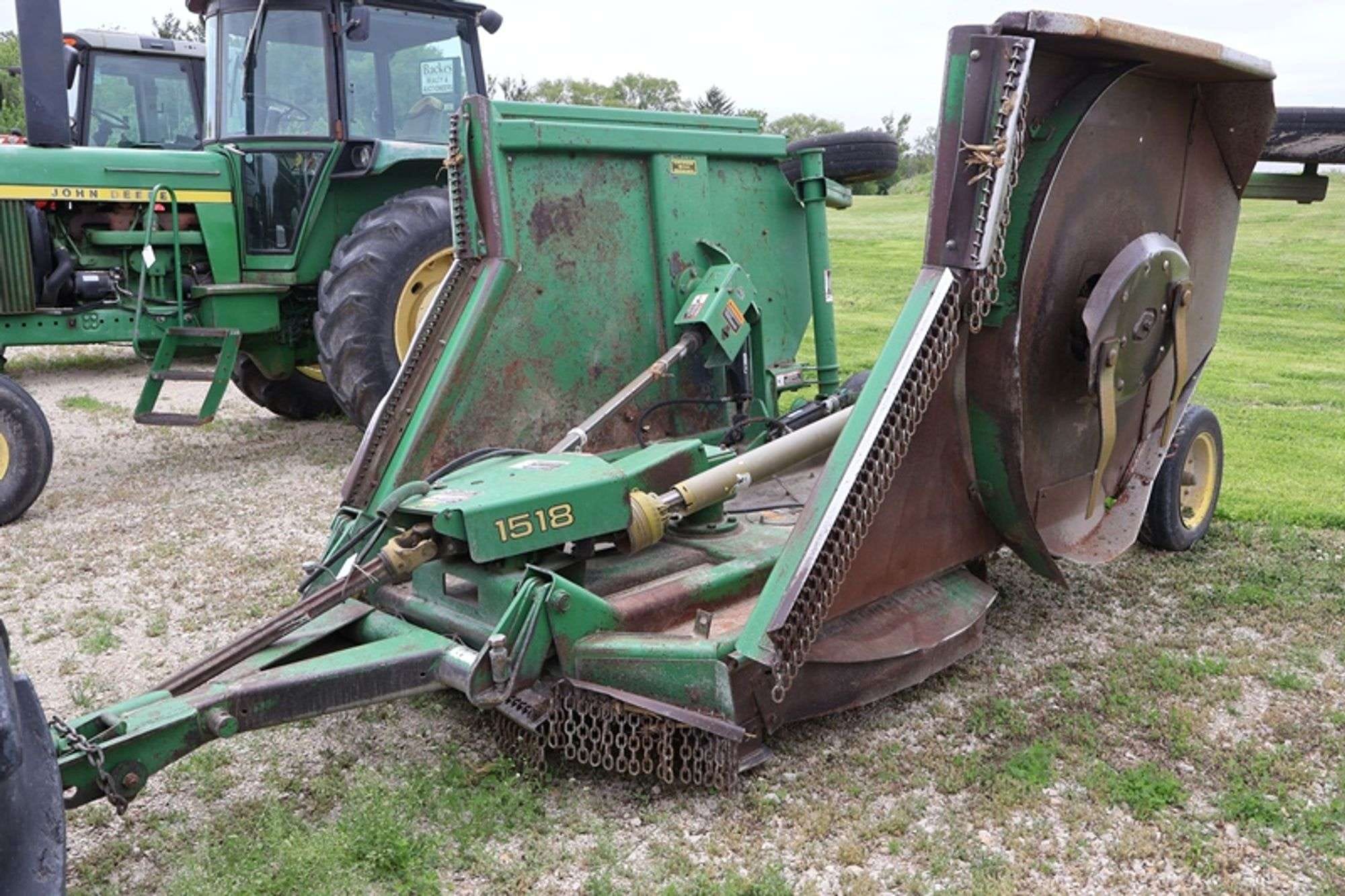 John Deere 1518 Equipment Image0