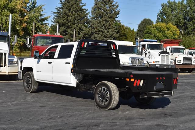 Image of Chevrolet 2500HD equipment image 2