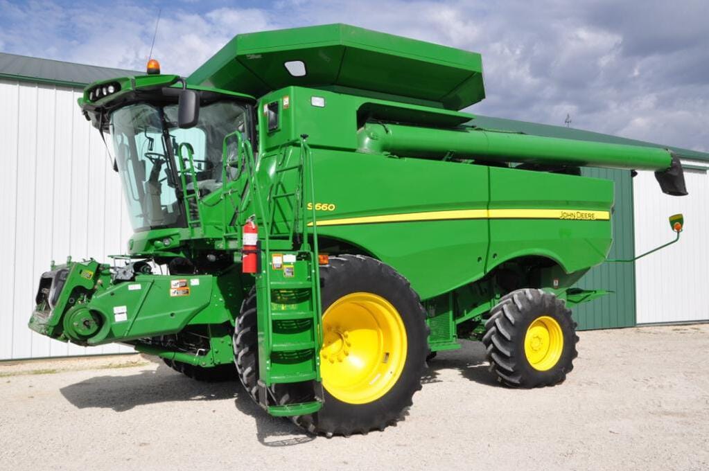 Main image John Deere S660