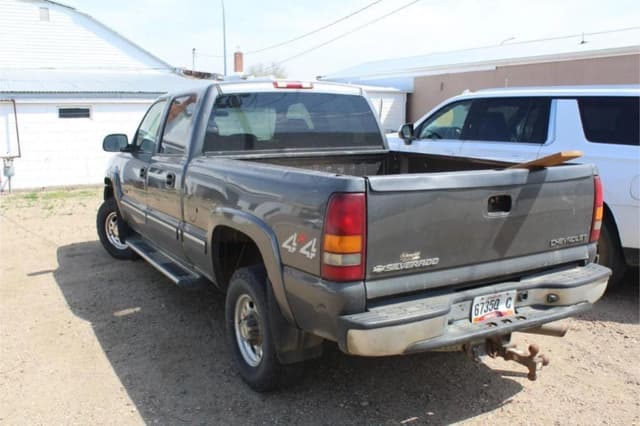 Image of Chevrolet 2500 equipment image 3