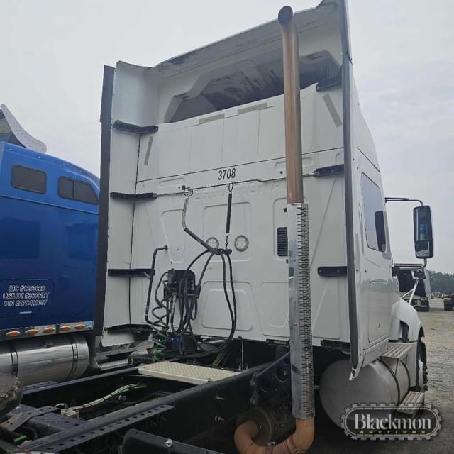 Image of International Prostar Plus equipment image 3