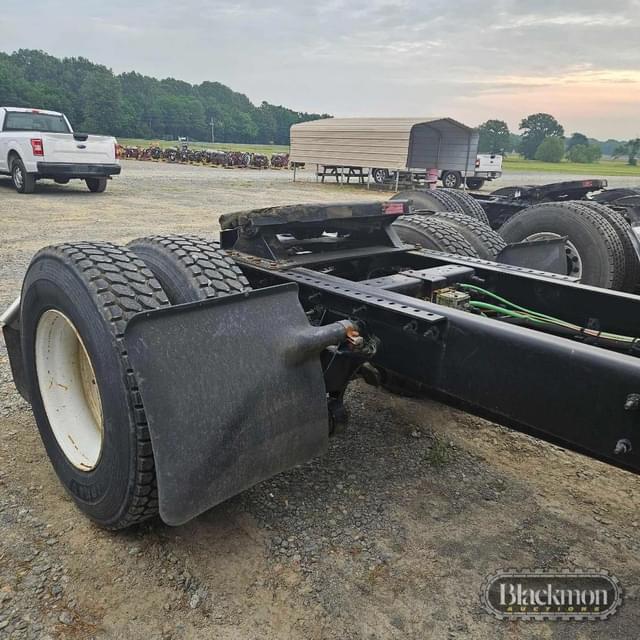 Image of International Prostar Plus equipment image 1