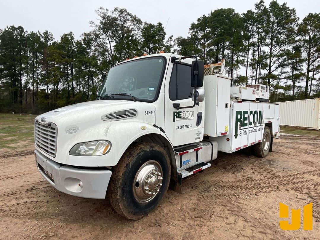 Image of Freightliner M2-106 Primary image