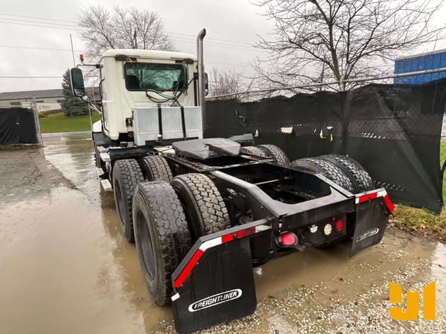 Image of Mack CXU613 equipment image 3