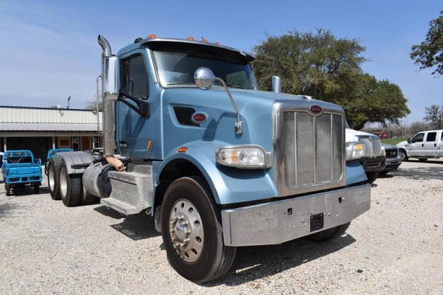 Image of Peterbilt 567 equipment image 1