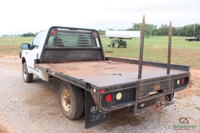 Image of Ford F-250 equipment image 2
