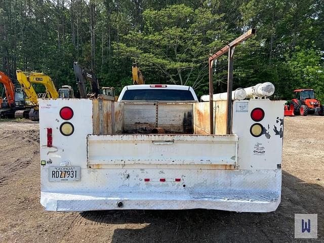 Image of Chevrolet 3500 equipment image 4