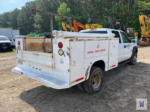 Image of Chevrolet 3500 equipment image 3