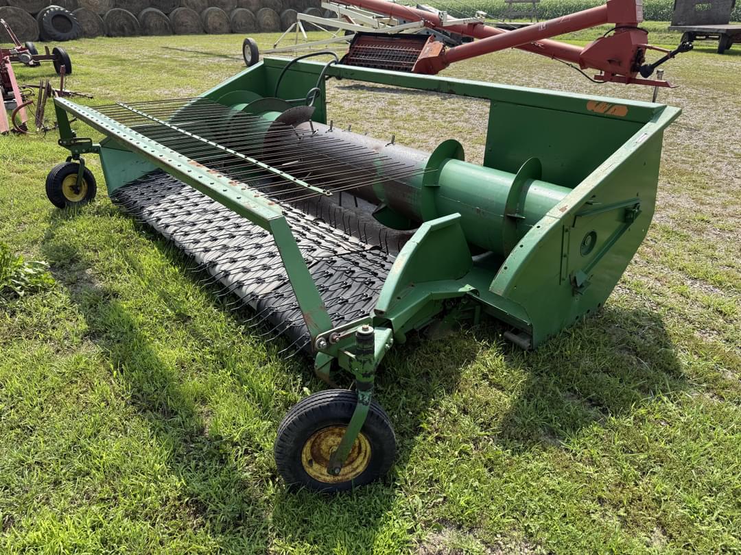 Image of John Deere 212 Primary image