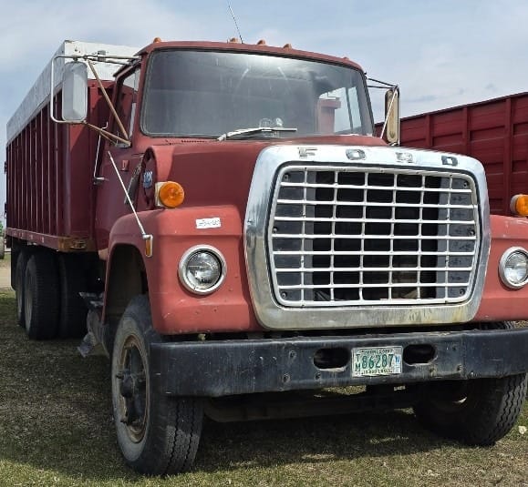 1970 Ford 800 Equipment Image0