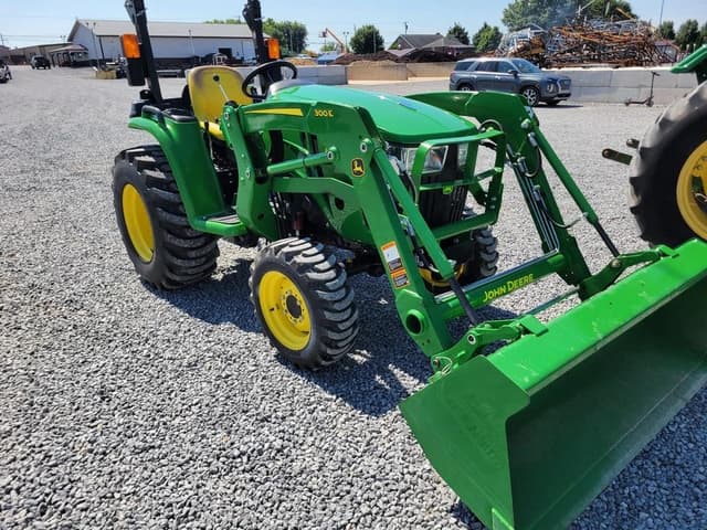Image of John Deere 3025E equipment image 2
