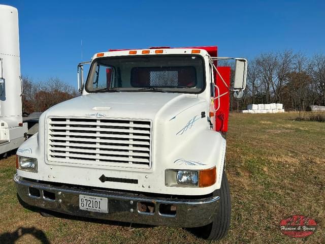 Image of International 4700 equipment image 3