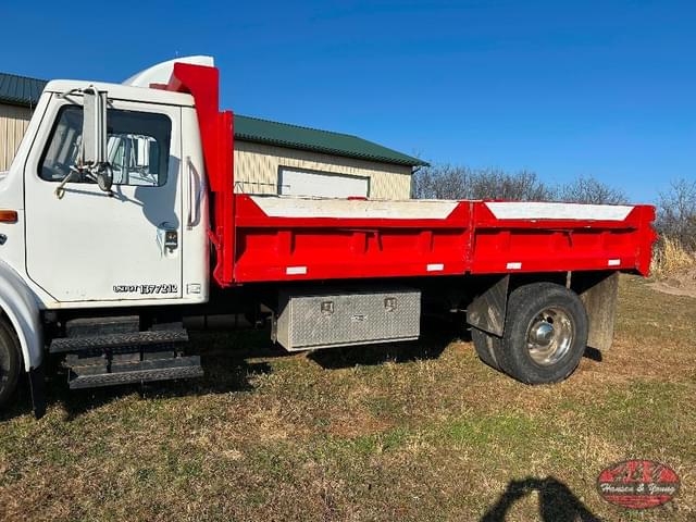 Image of International 4700 equipment image 4