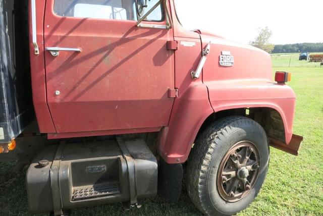 Image of Ford 7000 equipment image 3