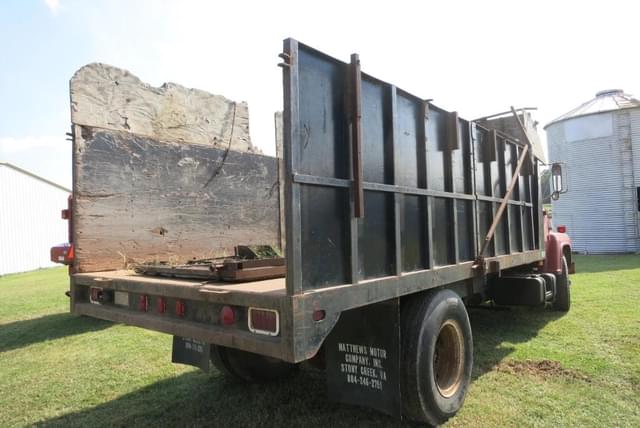 Image of Ford 7000 equipment image 4