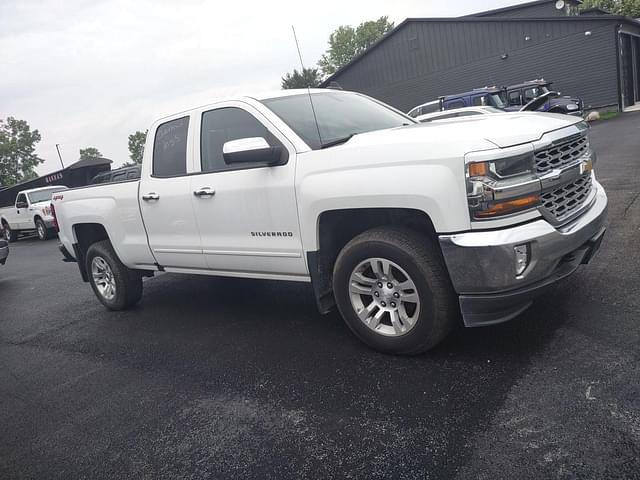 Image of Chevrolet Silverado equipment image 3