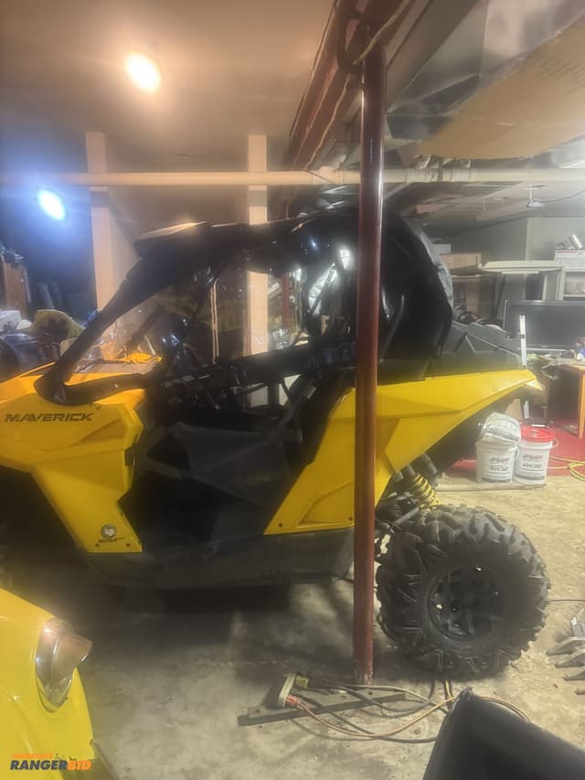 Image of Can-Am Maverick 1000 equipment image 2