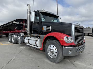 Main image Freightliner Coronado