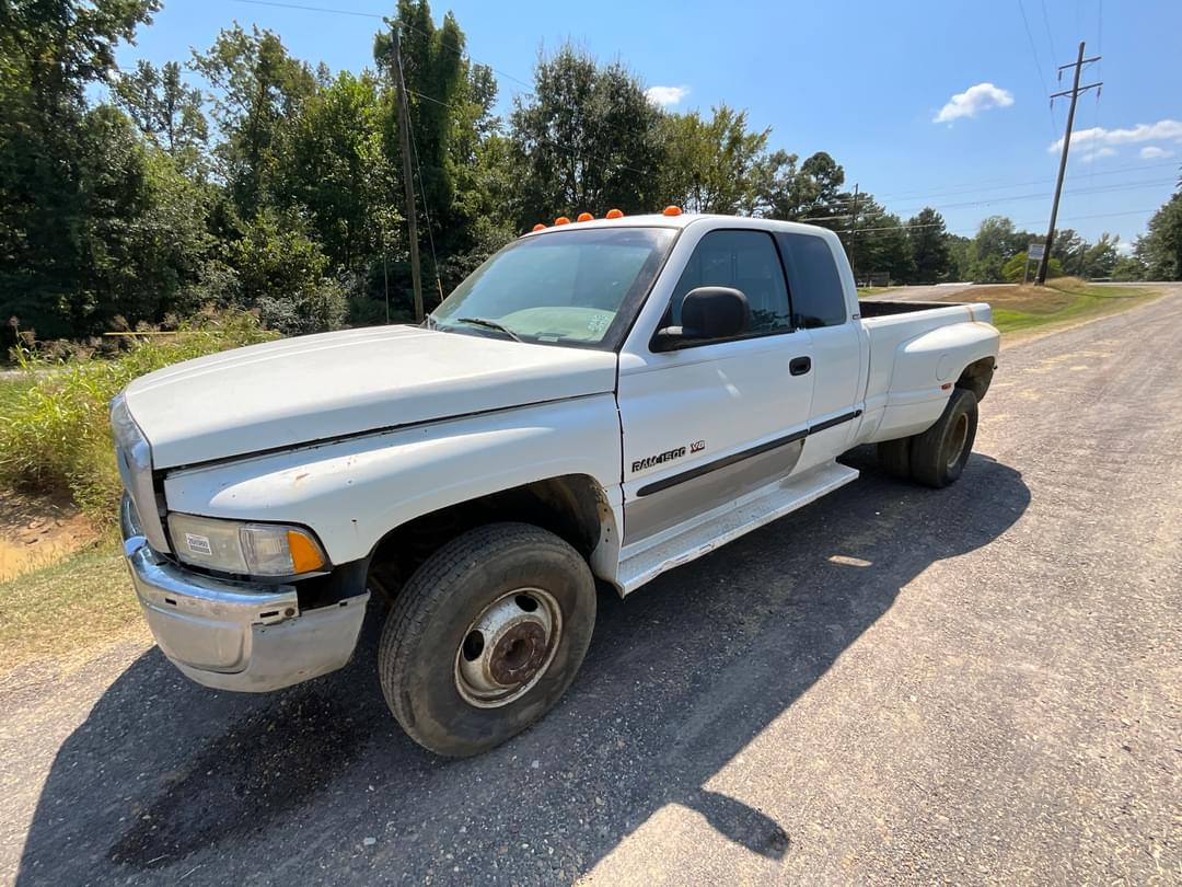 Image of Dodge Ram 3500 Primary image