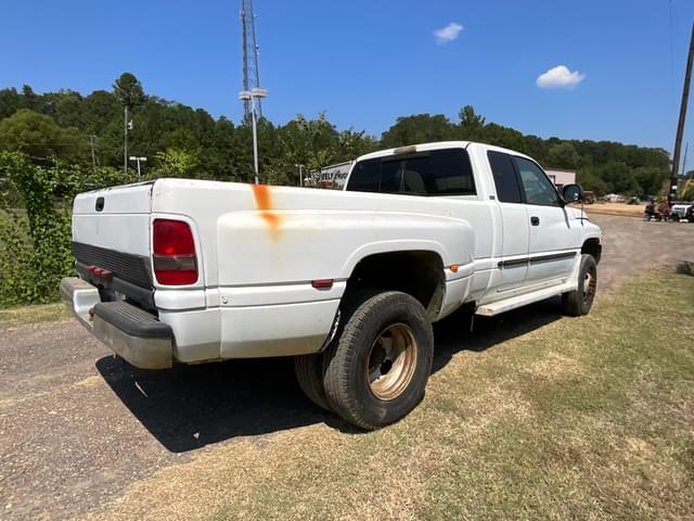 Image of Dodge Ram 3500 equipment image 4