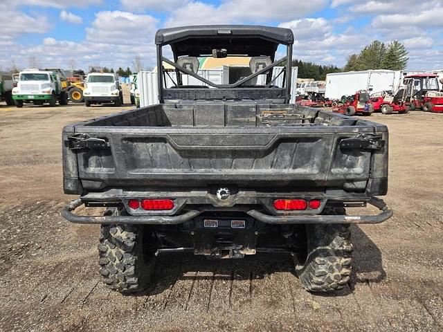 Image of Can-Am Defender XT HD10 equipment image 4