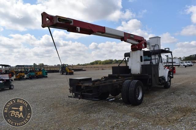 Image of International 4700 equipment image 4