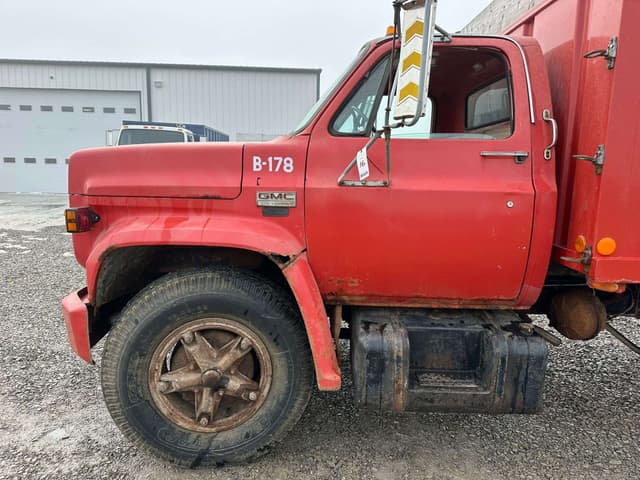 Image of GMC 6500 equipment image 2