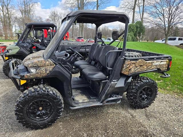 Image of Can-Am Defender XT HD9 equipment image 1