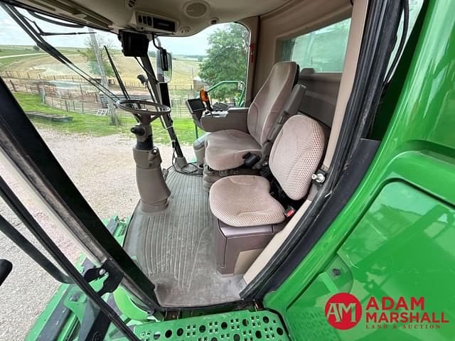 Image of John Deere S670 equipment image 4