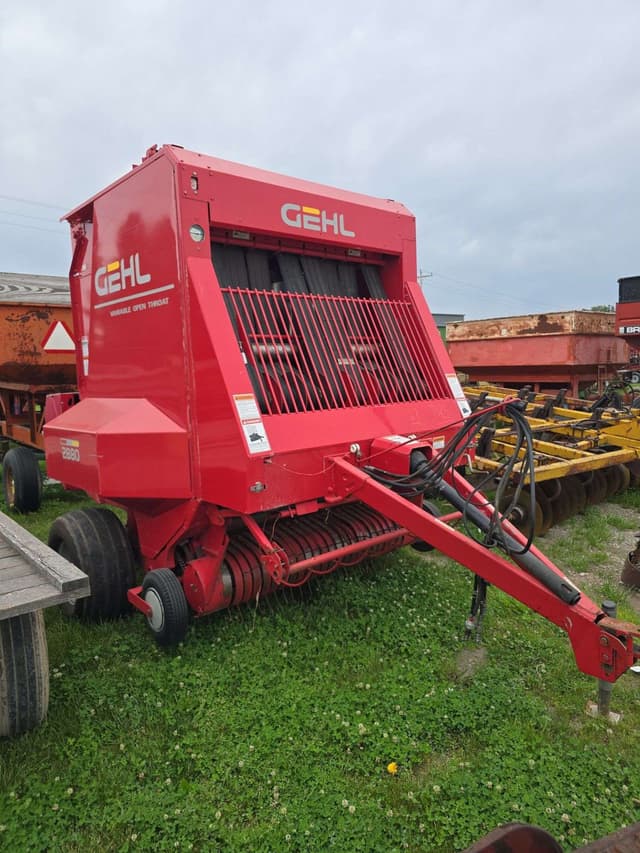Image of Gehl 2880 equipment image 2