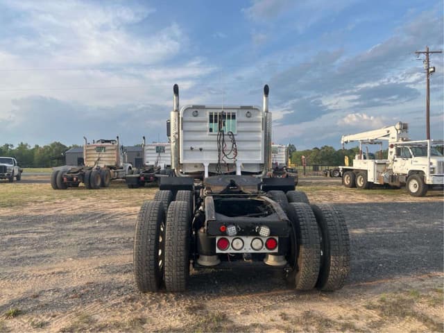 Image of Western Star 4900 SF equipment image 1