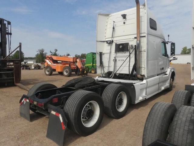 Image of Volvo VNL equipment image 2
