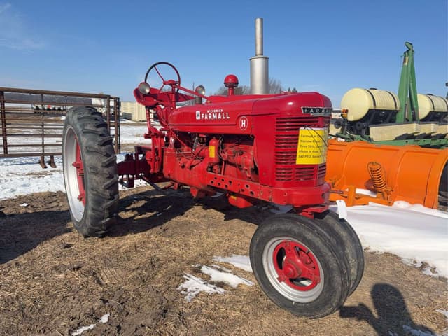 Image of Farmall H equipment image 1
