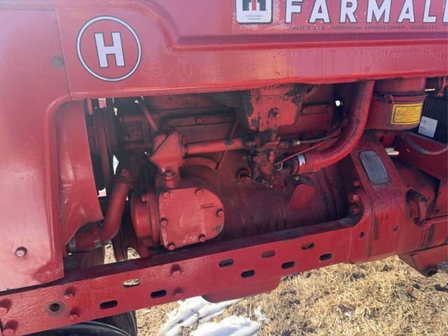 Image of Farmall H equipment image 3