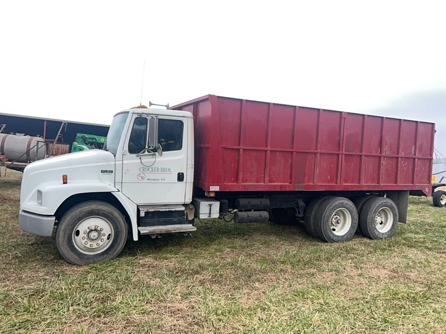 1999 Freightliner FL80 Equipment Image0