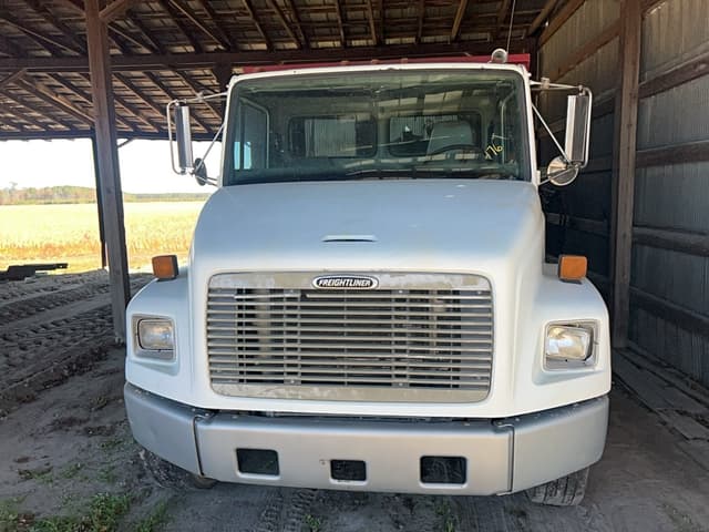 Image of Freightliner FL80 equipment image 3