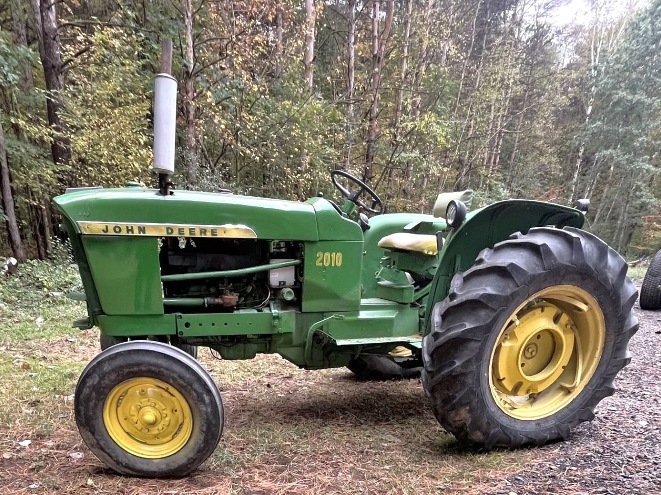 John Deere 2010 Equipment Image0