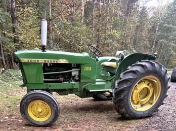 Main image John Deere 2010