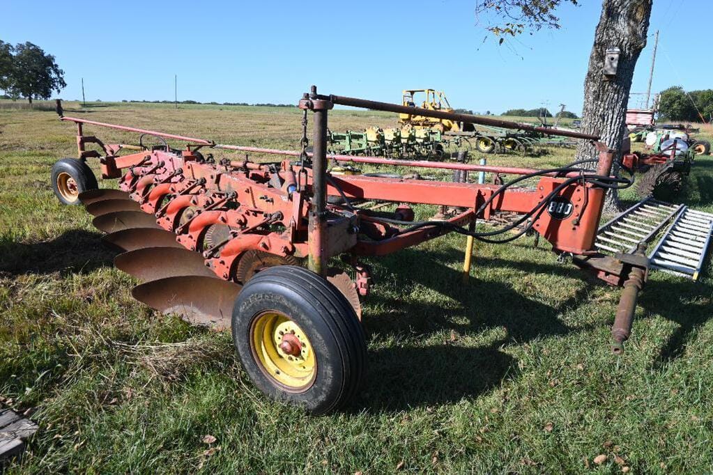 Main image Massey Ferguson 880