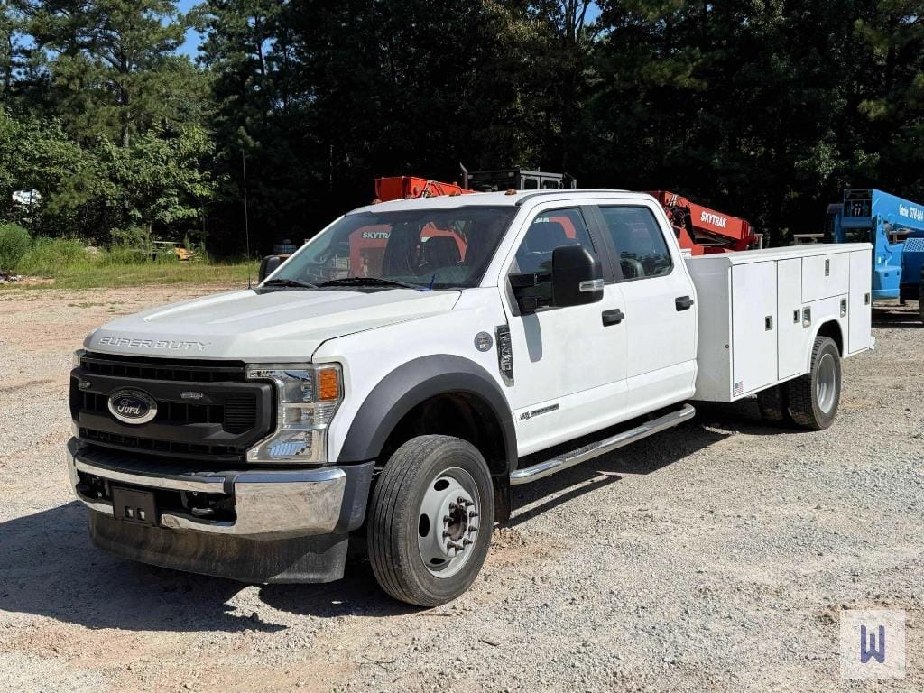 2017 Ford F-450 Equipment Image0